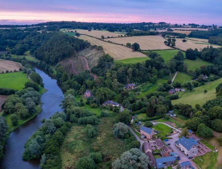 Cosy Cottage On Banks Of River Wye Foy المظهر الخارجي الصورة